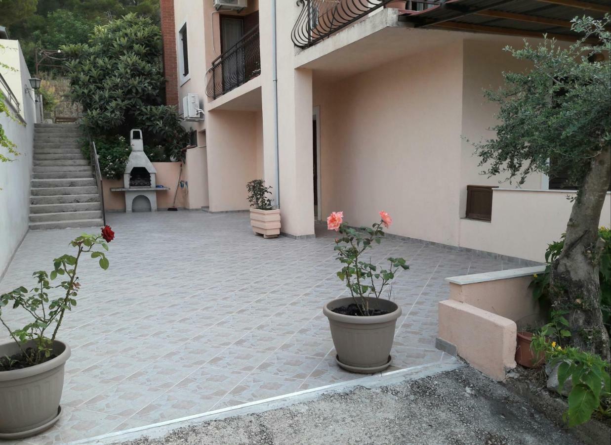 Apartments Antonio Stari Grad  Exterior photo