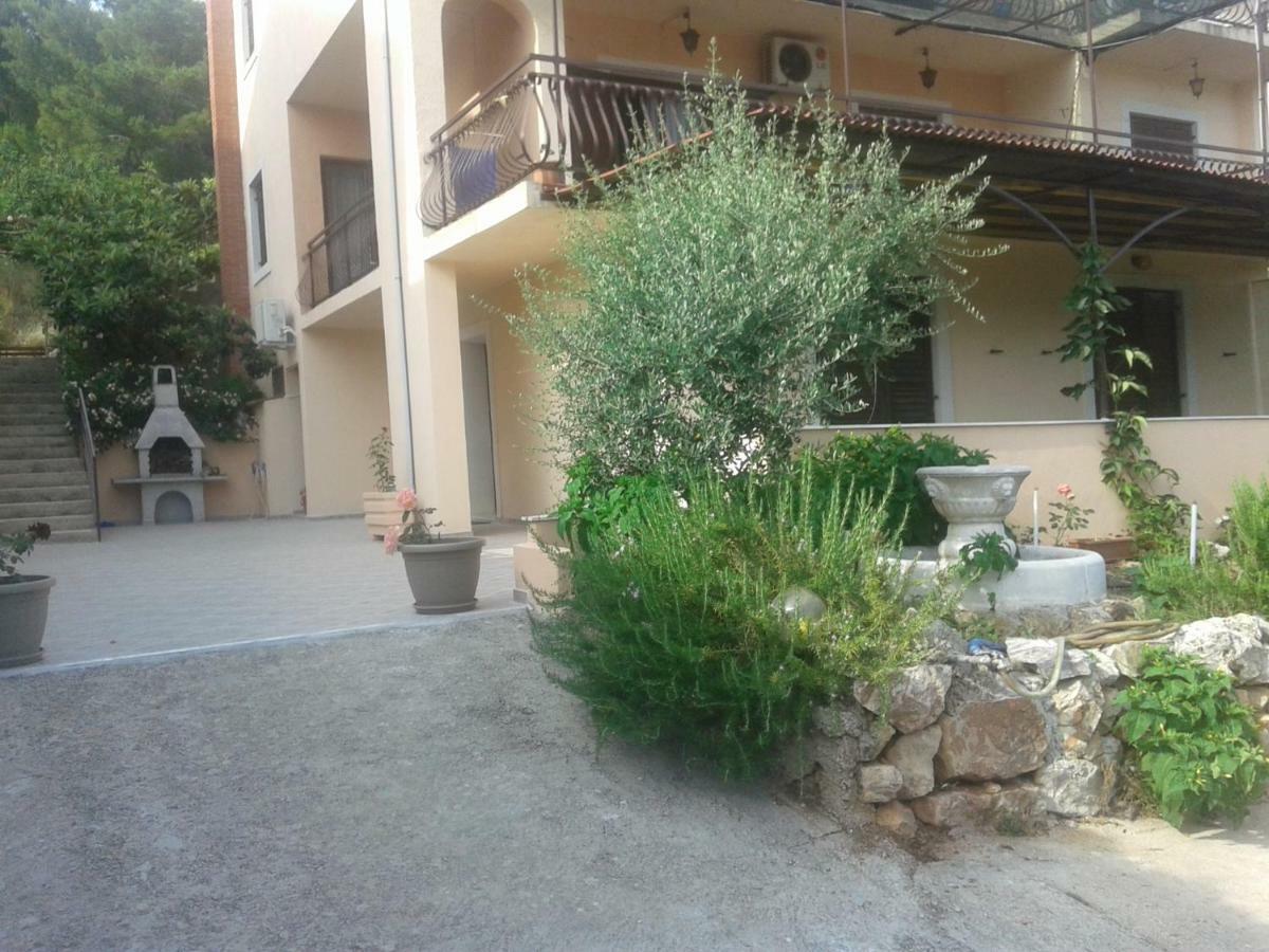 Apartments Antonio Stari Grad  Exterior photo