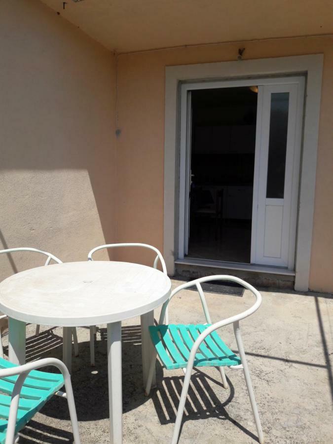 Apartments Antonio Stari Grad  Exterior photo